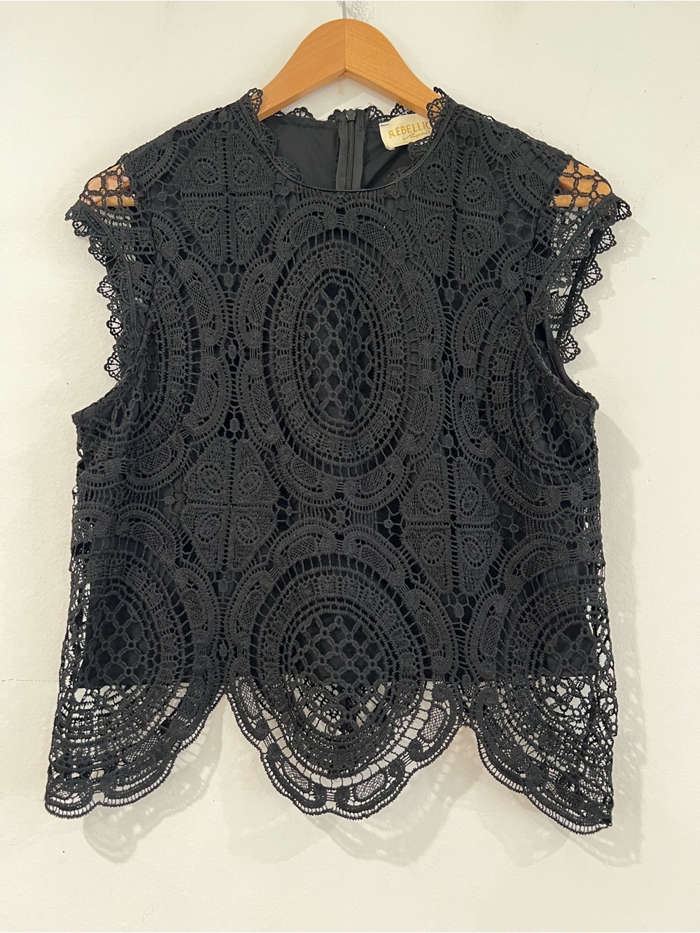 REBELLION Black Crochet Lace Cap-Sleeve Top M